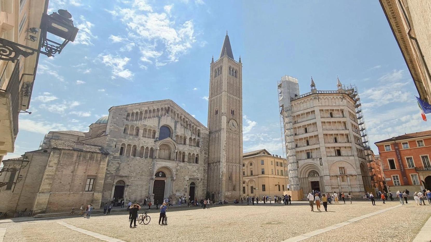 Luxury 5 Al Duomo Di Parma Apartman Kültér fotó